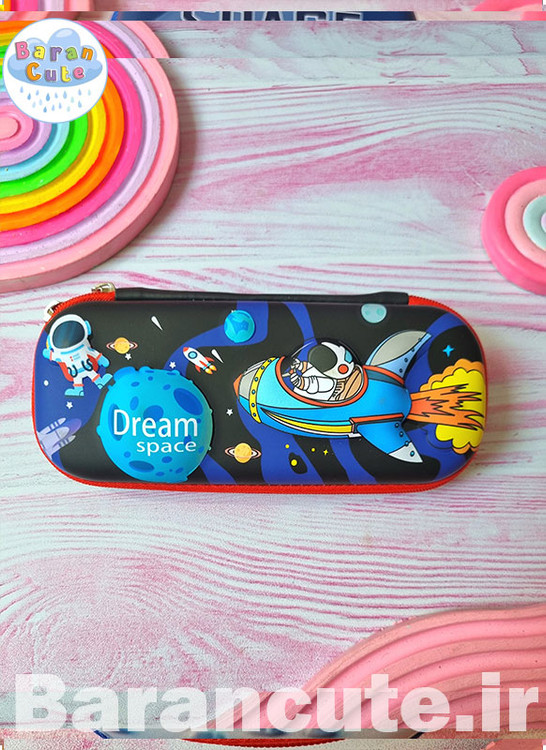 جامدادی فضانورد