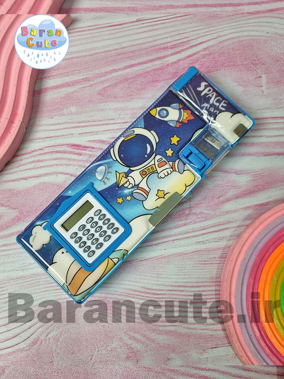 جامدادی مگنتی دوطرفه ماشین حساب دار طرح فضانورد