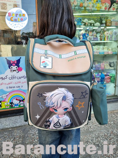 کیف و کوله پشتی مدرسه خارجی و وارداتی برجسته 2 تیکه (کیف مدرسه +جامدادی ) طرح پسر چشم آبی